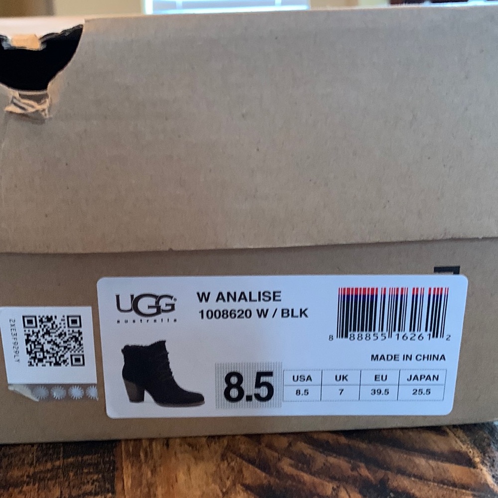 UGG Australia Analise Black Suede Sheepskin Ankle Boots size 8.5